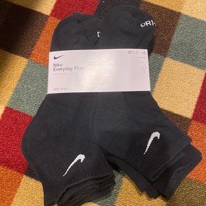 6-Pk Nike Everyday Plus Ankle Socks Sz 8-12 NWT